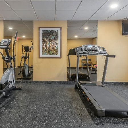 Quality Inn & Suites Downtown Виндзор Экстерьер фото