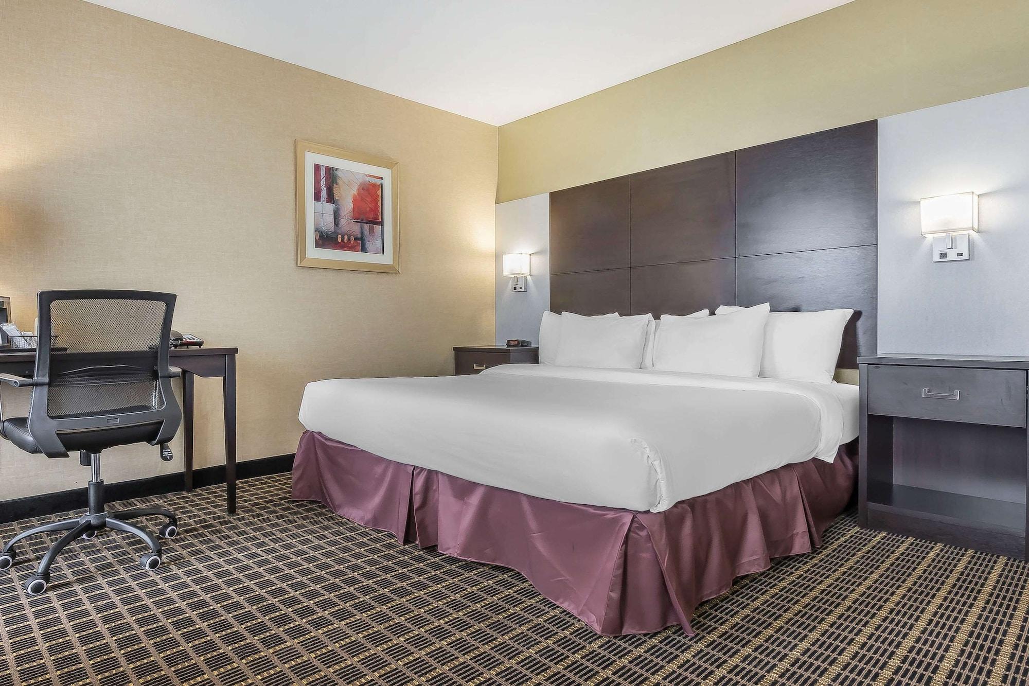 Quality Inn & Suites Downtown Виндзор Экстерьер фото