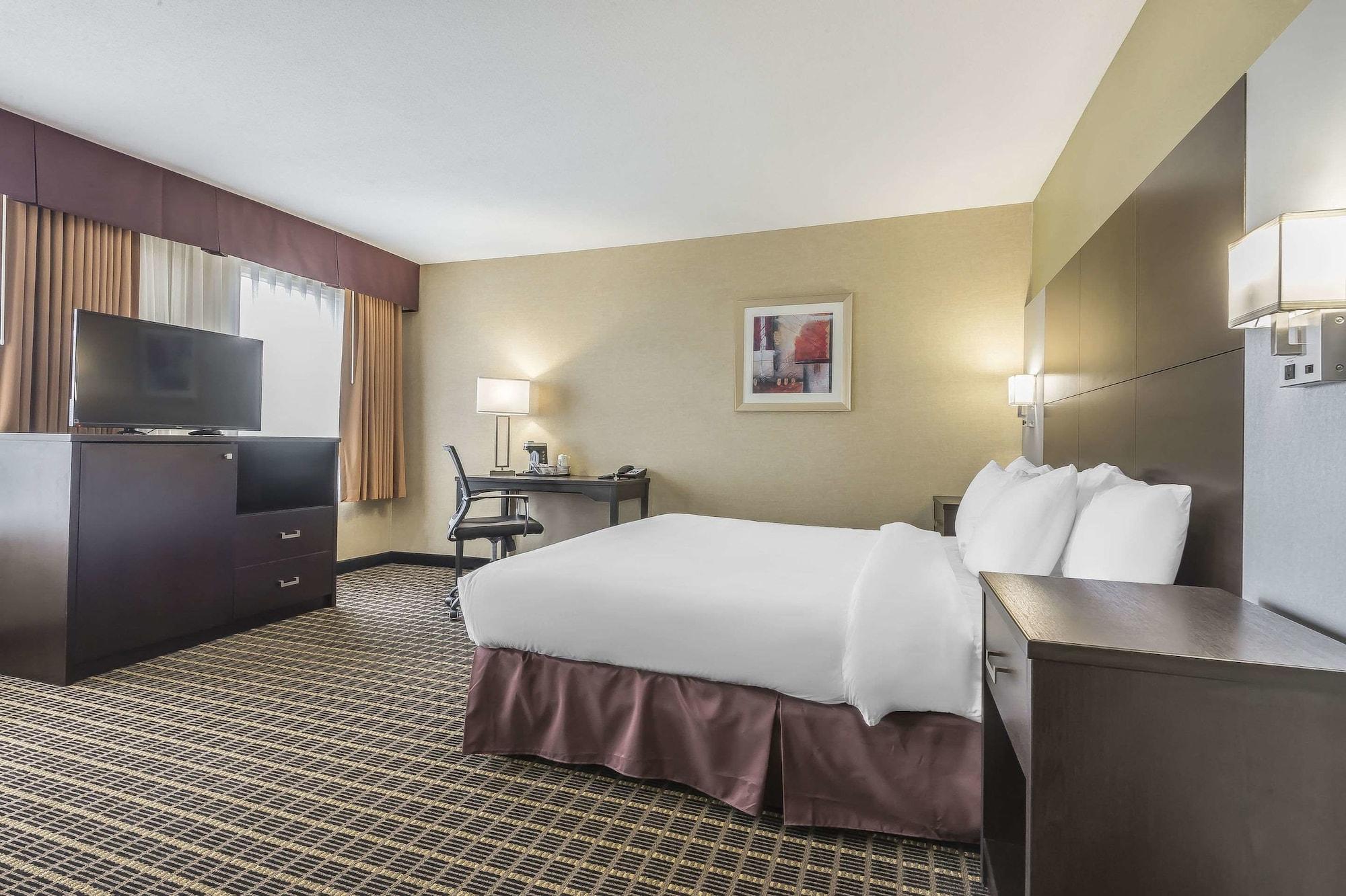 Quality Inn & Suites Downtown Виндзор Экстерьер фото