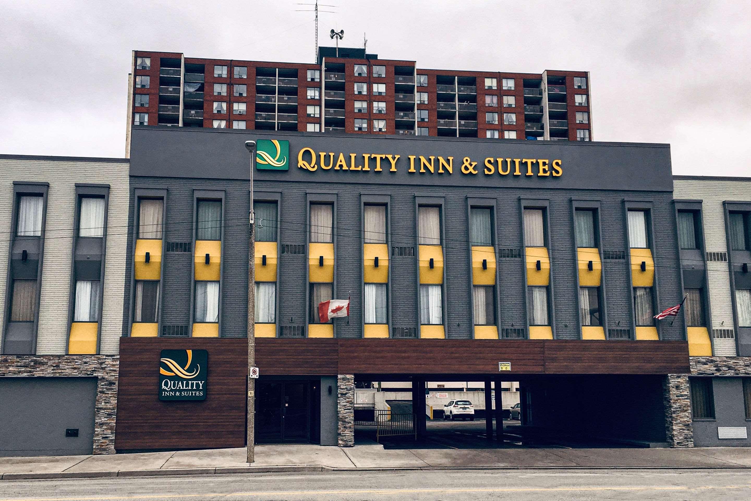 Quality Inn & Suites Downtown Виндзор Экстерьер фото